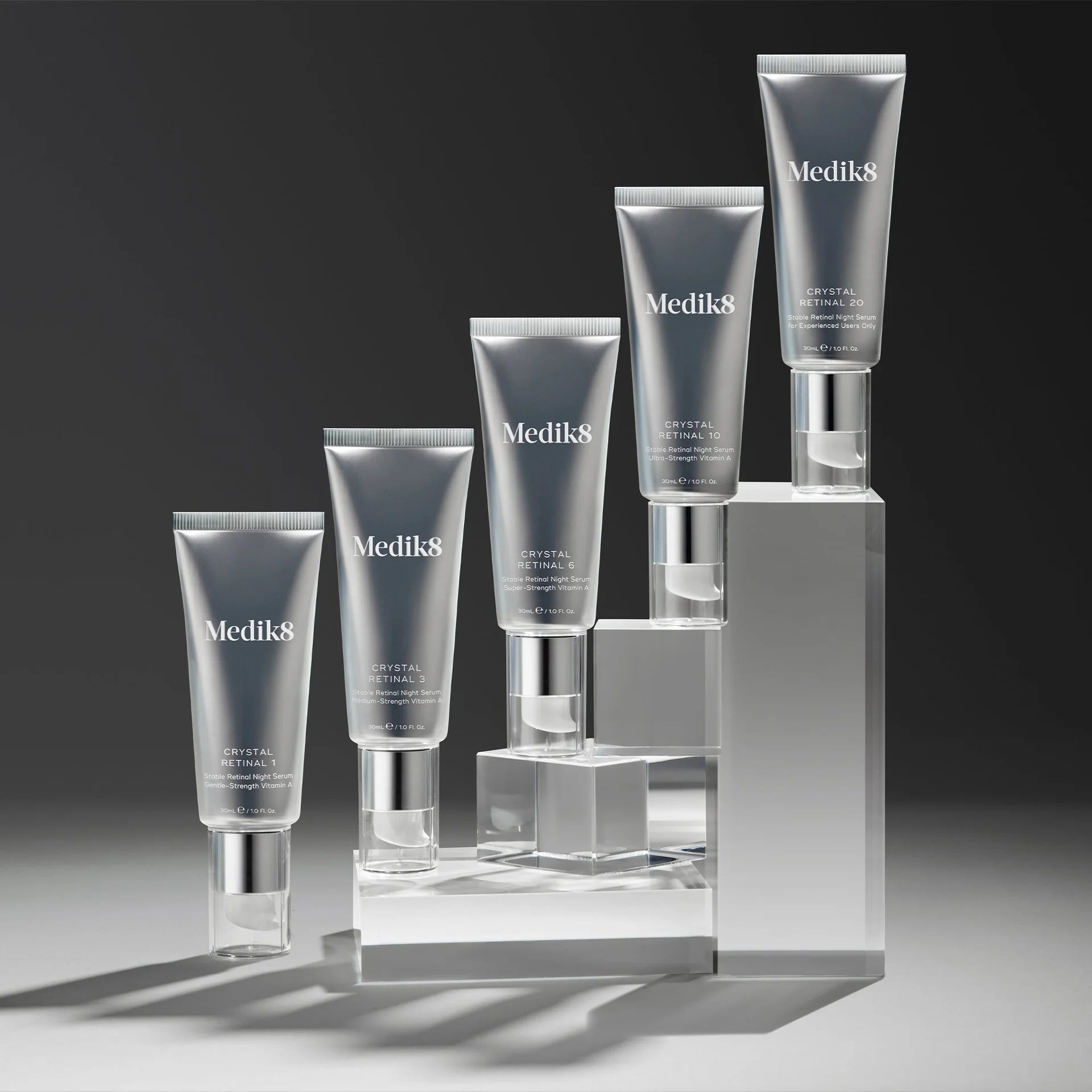 Descubre una piel joven con Medik8 Crystal Retinal, el suero único e innovador que reinventa el cuidado de la piel con vitamina A. Disponible en una serie de concentraciones progresivas para toda la vida.