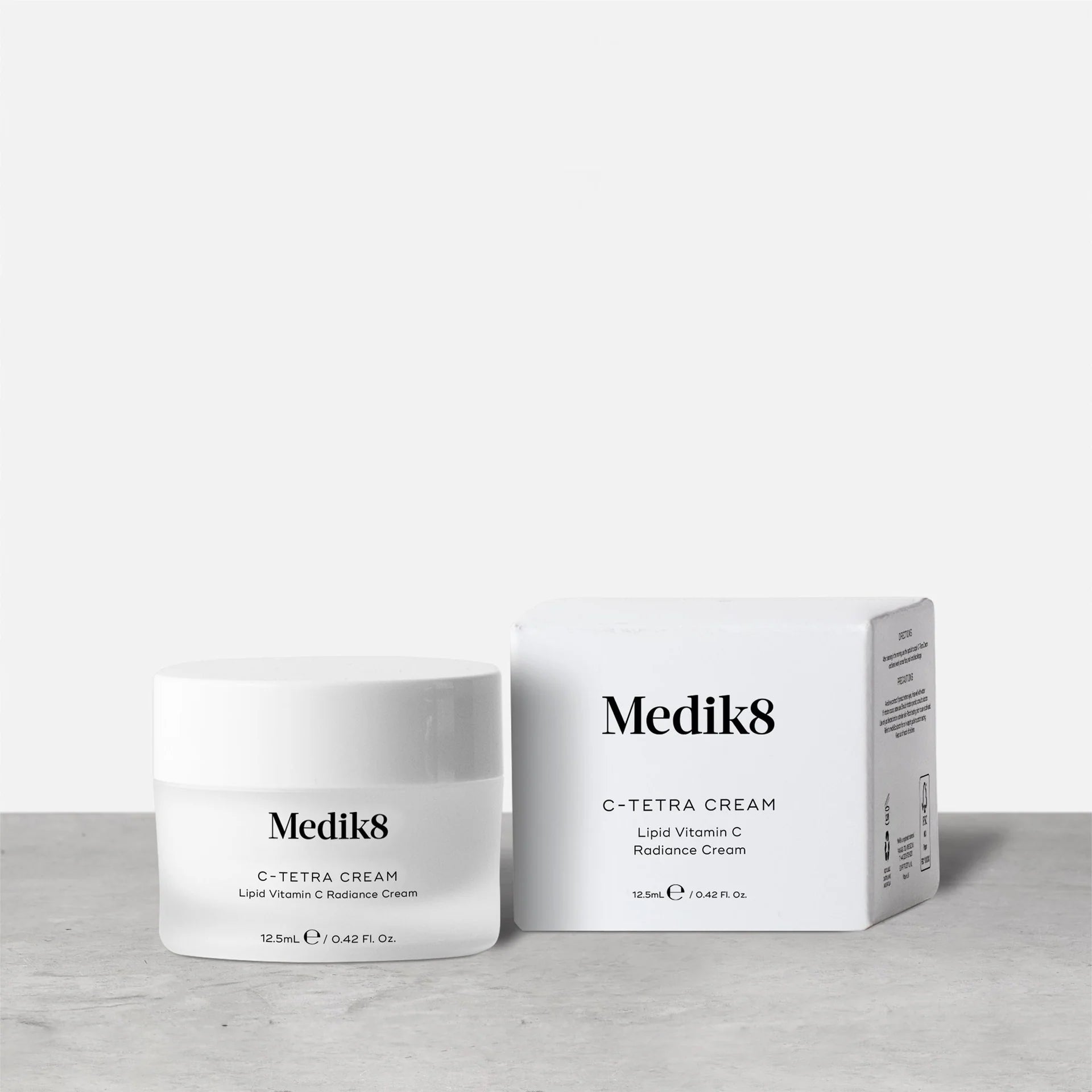 Aproveche el poder del sérum C-Tetra original de Medik8 en una crema sedosa y nutritiva.