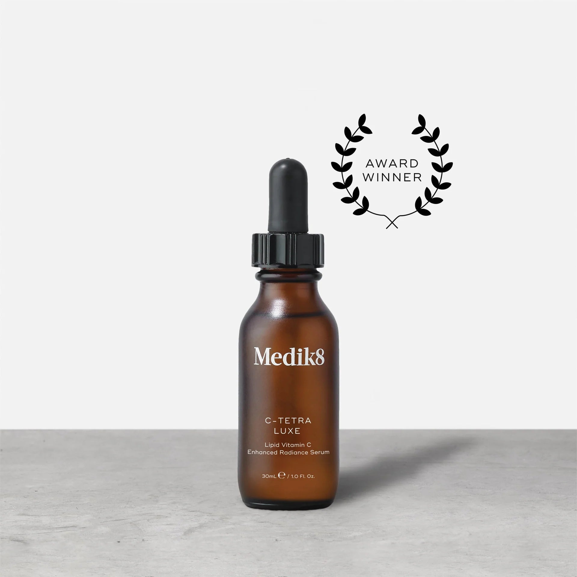 Mejore su rutina matutina con esta versión mejorada de nuestro sérum de vitamina C más vendido, C-Tetra, diseñado para conseguir una piel de aspecto saludable y visiblemente radiante.