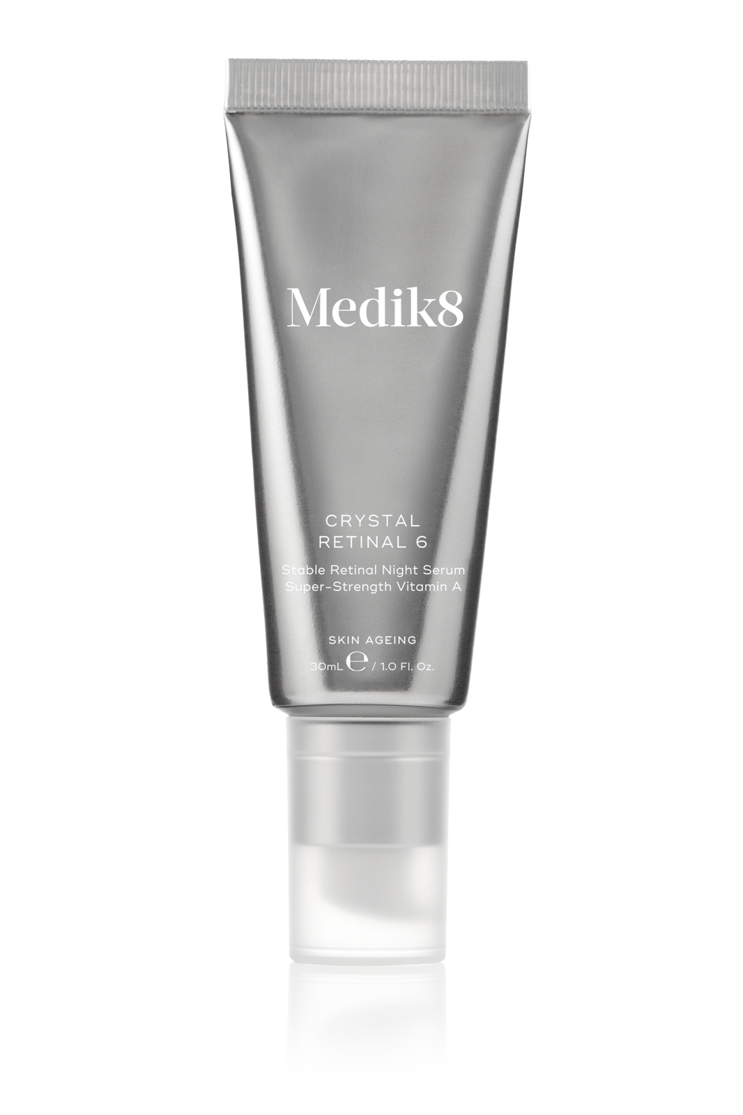 Descubre una piel joven con Medik8 Crystal Retinal, el suero único e innovador que reinventa el cuidado de la piel con vitamina A. Disponible en una serie de concentraciones progresivas para toda la vida.
